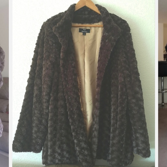 Chocolate faux fur coat by Dennis by Dennis Basso - Picture 1 of 5